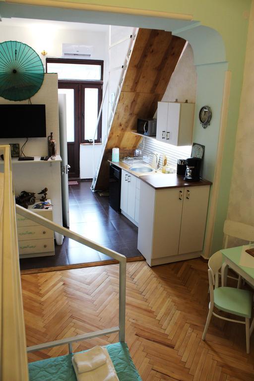 Old Town Studio With Picture Perfect Terrace ! Тбилиси Экстерьер фото